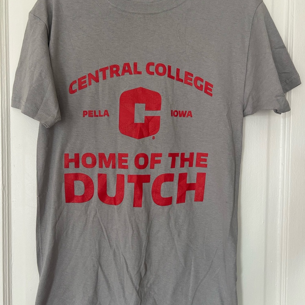 Central College Dutch gray tee shirt NWOT